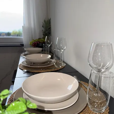 Moderne & Gemuetliche Bis Zu 8 Personen *